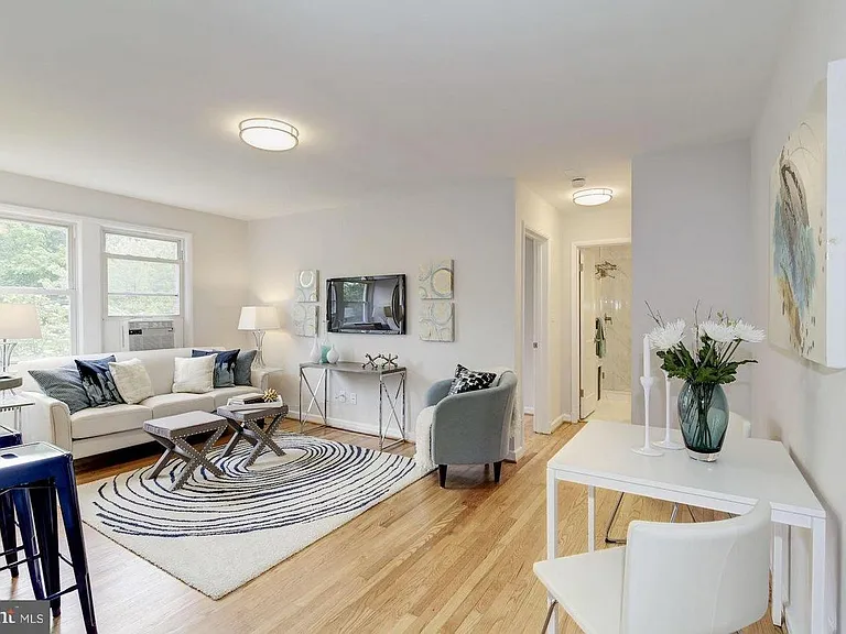 4004 Beecher St NW #301 — Photo 1