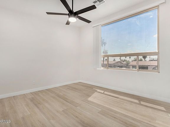 3rd image of 4530 W PARADISE Drive