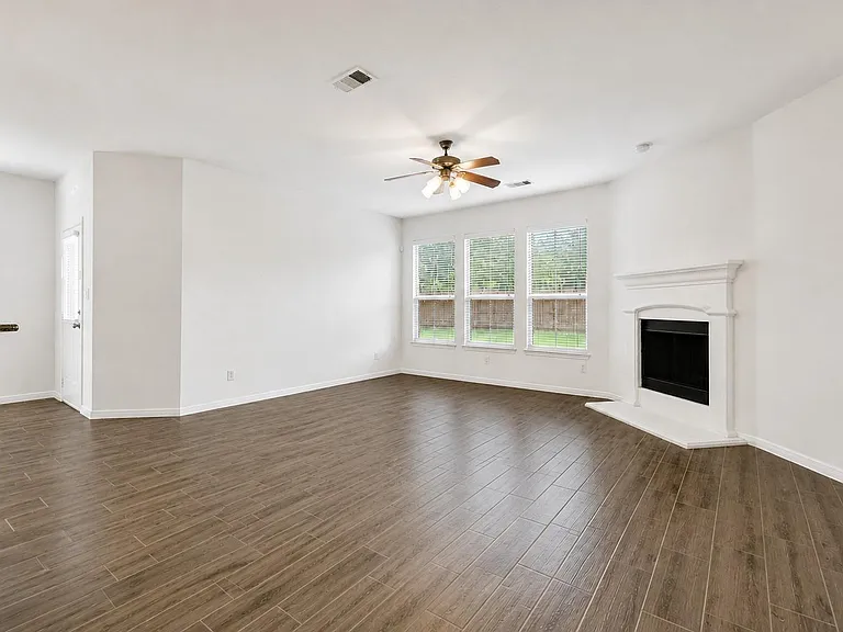 31 Hearthwick Rd — Photo 4