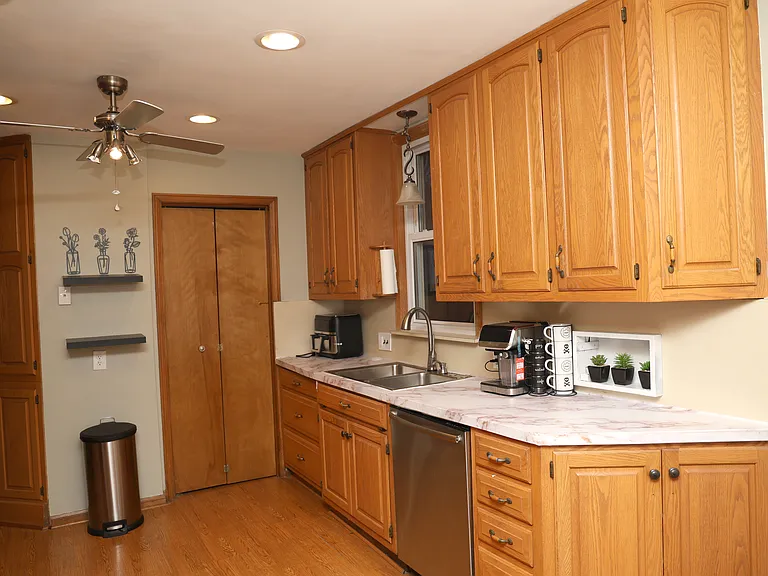 6627 Rockdale St — Photo 12