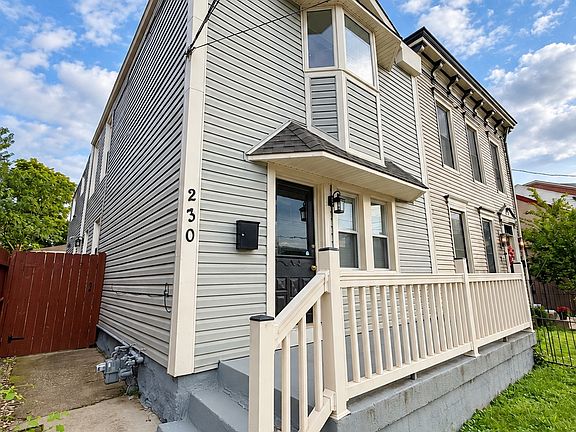 3rd image of 230 E 4th St