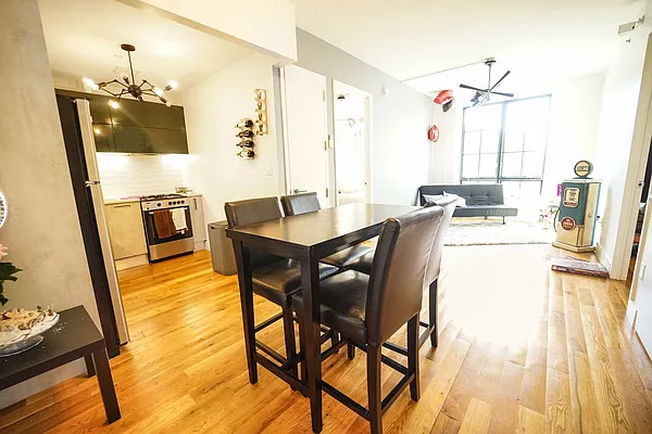 Rented by Manhattan Management LLC | media 65