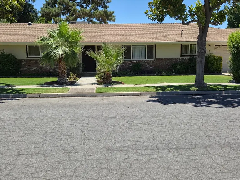5170 E Huntington Ave — Photo 34