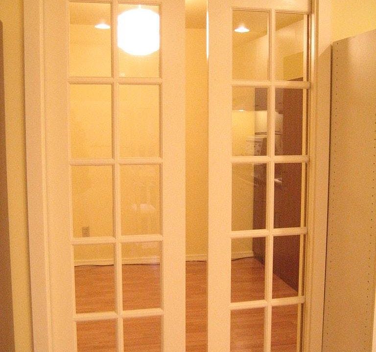 Sliding double door to bedroom