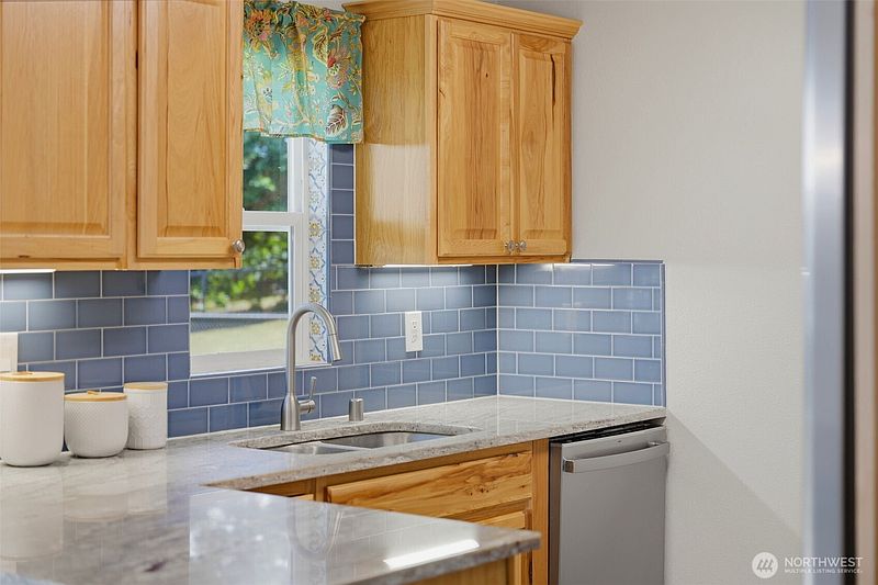 4th image of 1428 Rockcress Drive SE