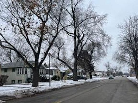 Exterior Neighborhood (street photo)