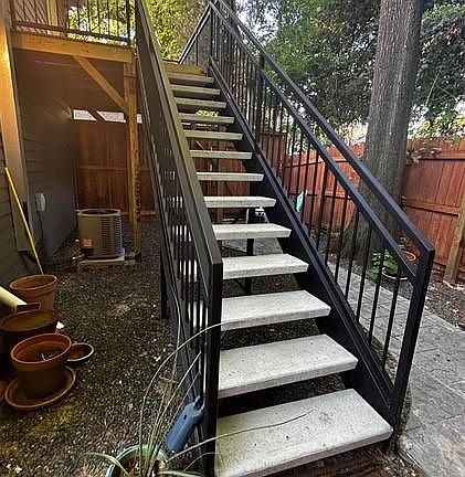 5th image of 1422 1/2 Allston St