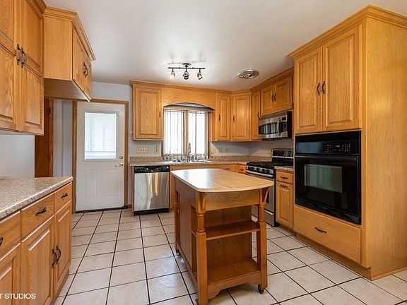 02_1626ReedAvenue_5_Kitchen_LowRes