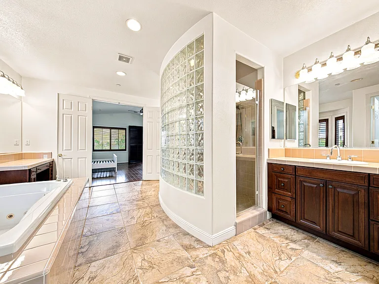 4963 Lone Acres Ct — Photo 18