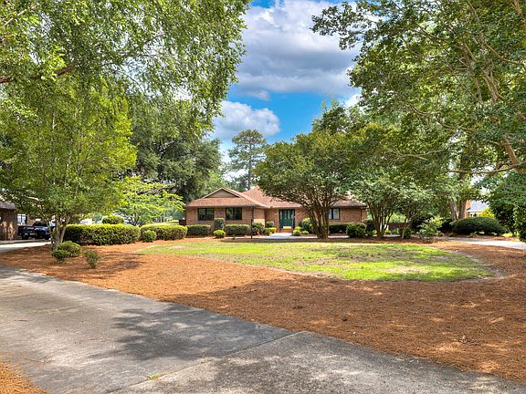 4th image of 710 Lakewood Dr