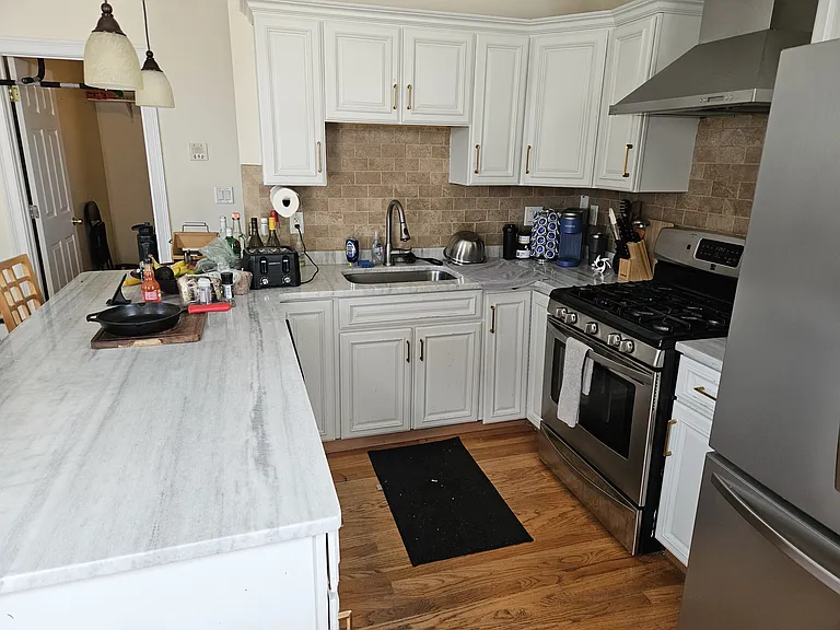Kitchen, with dishwasher and garbage disposal