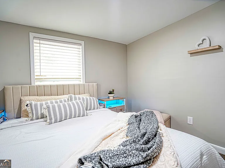 1827 Dunlap Ave — Photo 13