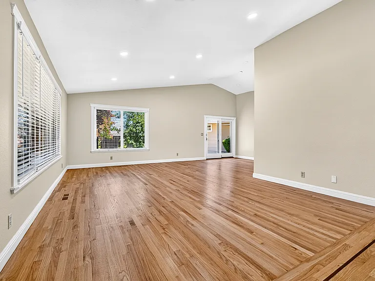 2628 Superior Dr — Photo 43