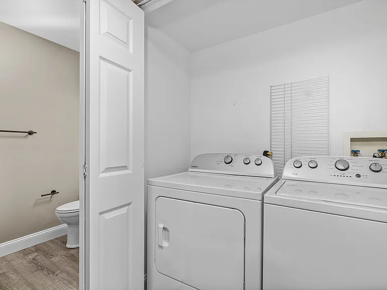 913 Carriage Circle Ln #1 — Photo 17
