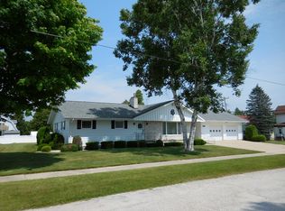 734 Oak St, Manistique, MI 49854