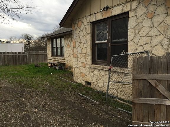 2nd image of 105 Hot Wells Blvd