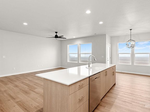 5th image of 3868 W Amapola Dr