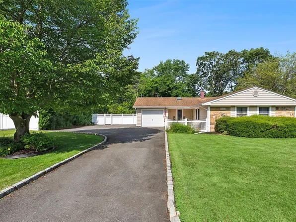 6 Holly Hill Lane, Coram, NY 11727