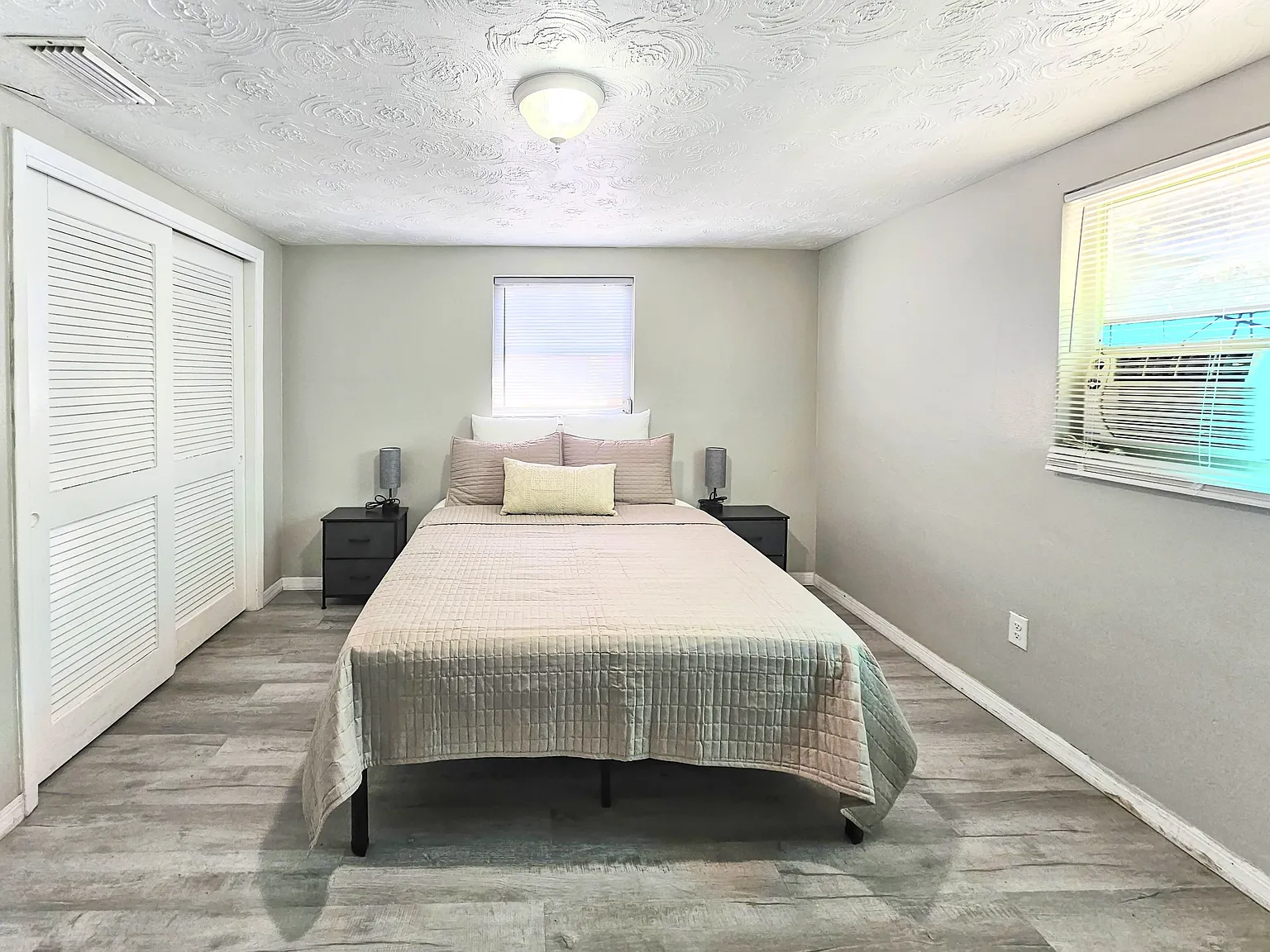 4 bed, 2.0 bath, 1100 sqft, $797 — Photo 1
