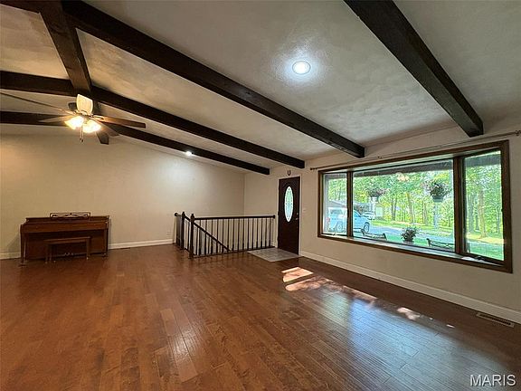 4th image of 310 Granite Ln