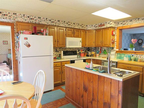 2nd image of 74 Grove St