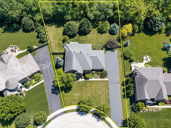 3rd image of 1927 Alexandra Ct