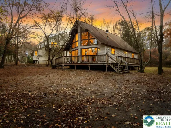 159 Penn Forest Trl, Albrightsville, PA 18210