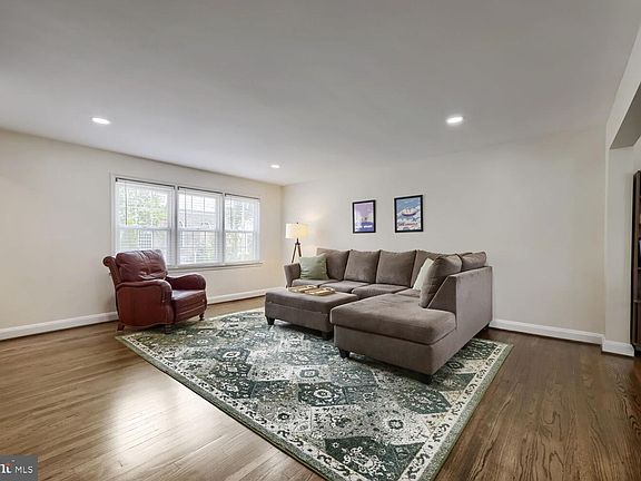 4th image of 1639 Cottage Ln