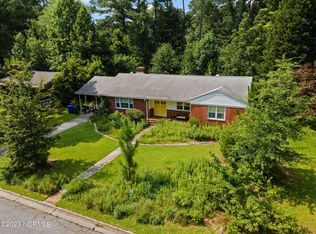 1738 Beaumont Dr, Greenville, NC 27858
