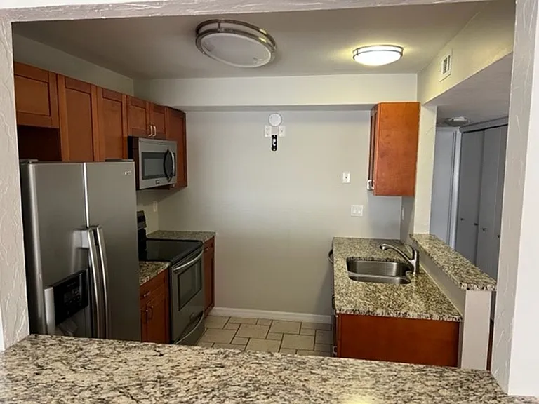 2508 SW 35th Pl #C15 — Photo 5