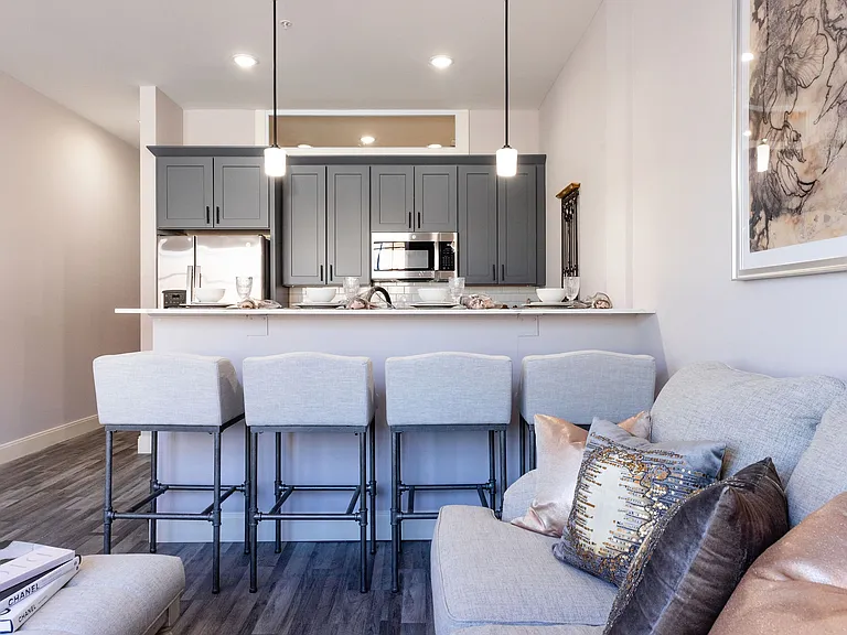 The Residence at 1555 Elm — Photo 21