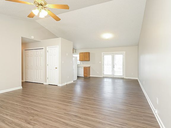 5th image of 104 James Ave