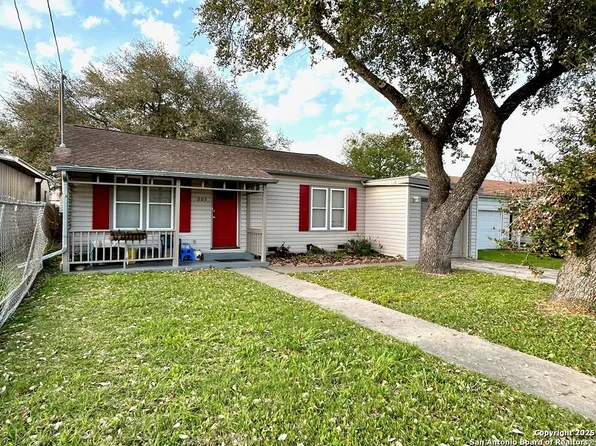 205 E Inez St., Beeville 78102