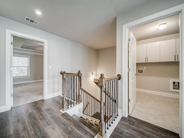 1363 Harris Way NE — Photo 44