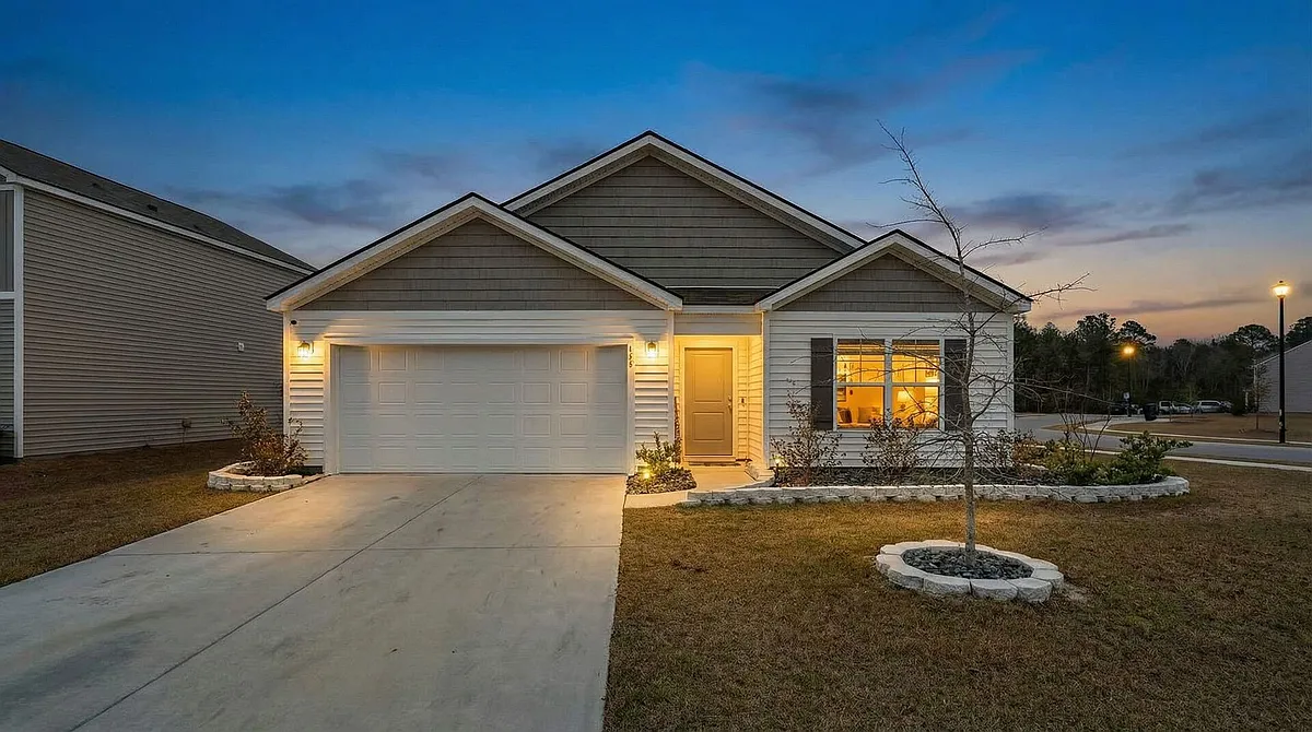 Building Photo - 394 Coconut Dr