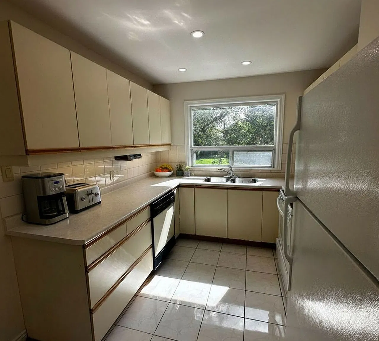 3 bed, $4,000 — Photo 3