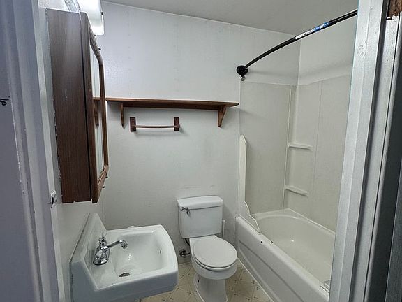 4th image of 101 C St #A