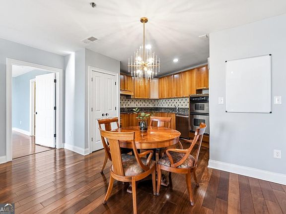 5th image of 2881 Peachtree Rd NE APT 902