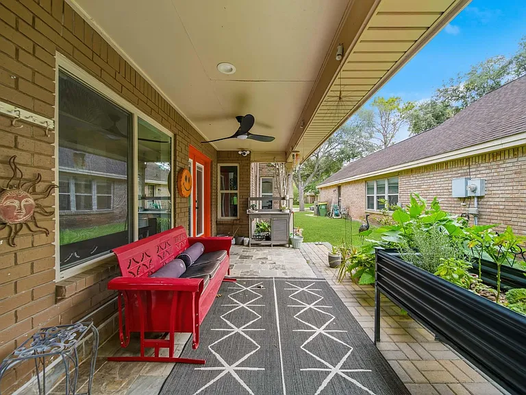 906 Maple Branch Ln — Photo 18