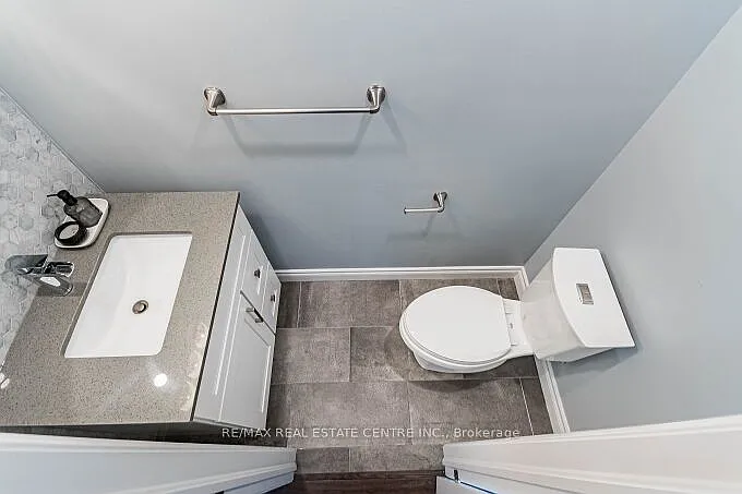 33 Strathroy Cres — Photo 28