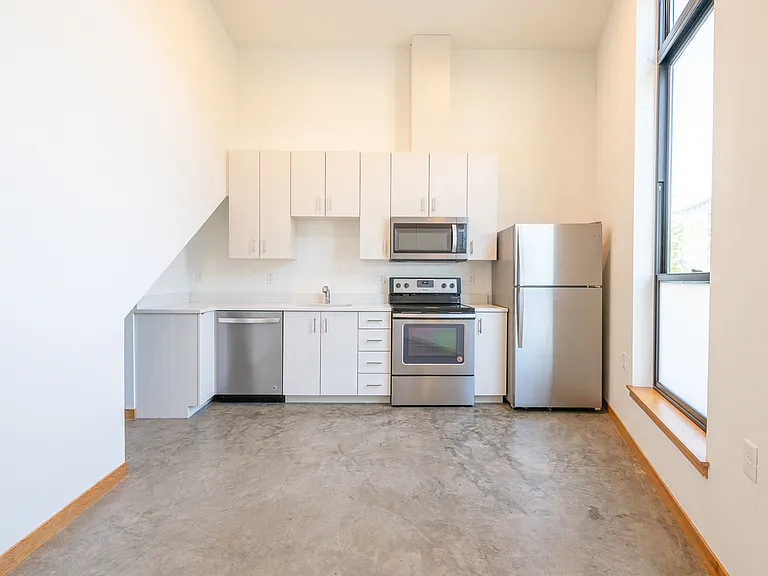 9320 SE Woodstock Blvd #101 — Photo 6