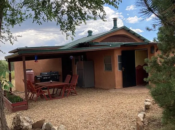 50 Moon Ranch Rd, Tijeras, NM 87059