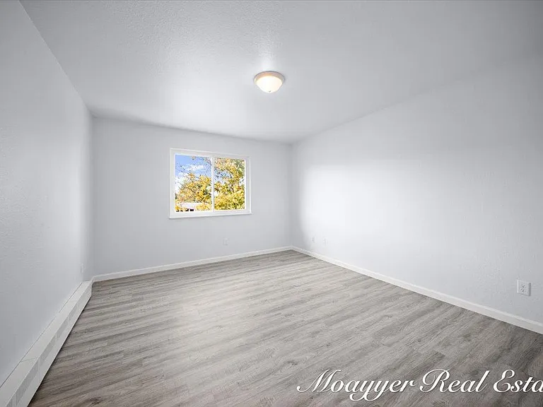 Unit Photo
