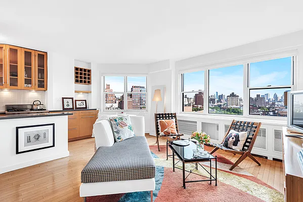 Sold by Bond New York | media 2