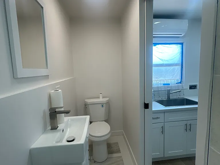 2444 Fairmount Ave #B — Photo 2