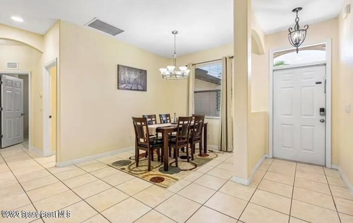 4 bed, 2.0 bath, 1870 sqft, $2,800 — Photo 3