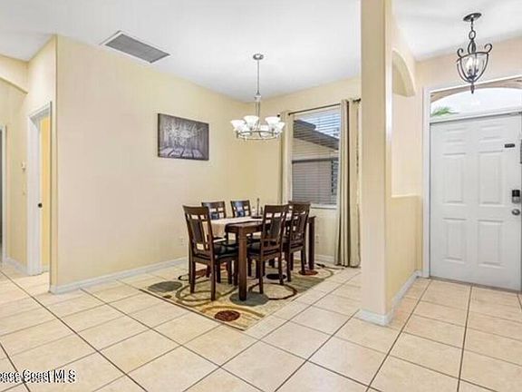 3rd image of 463 Eldron Blvd NE