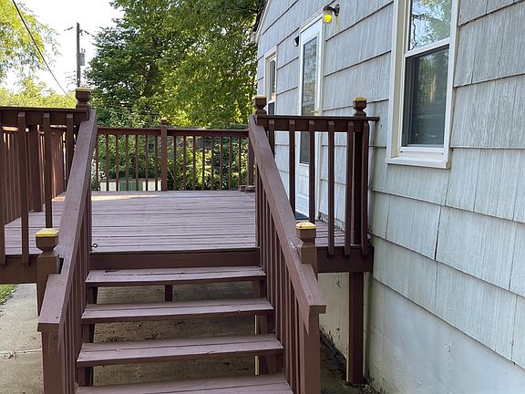 side entrance and side deck