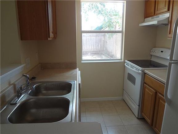 5th image of 6903 Woodhue Dr #A