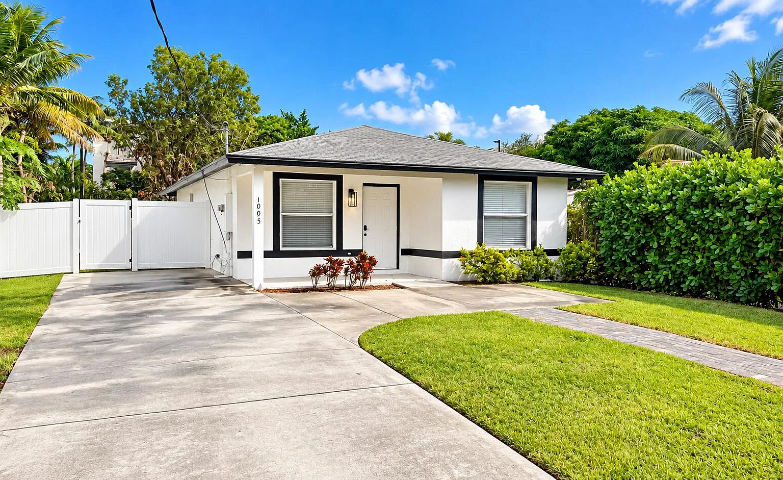 3 bed, 2.0 bath, 1175 sqft, $3,750 — Photo 1